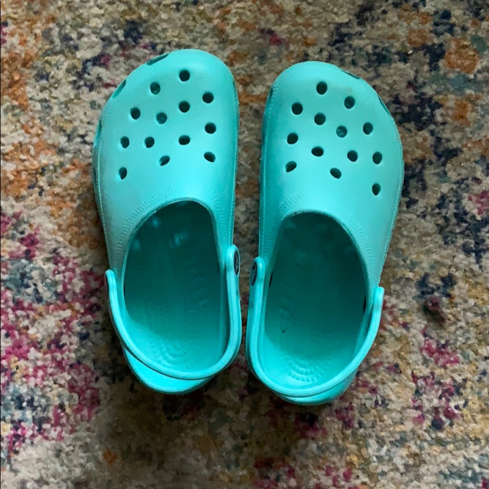 Women’s Size 6 Light Green Crocs (Brand New)